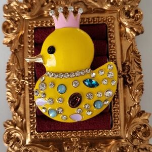 Fashion Jewelry Yellow Duck Brooch with Pink Crown and Multicolor Rhinestones